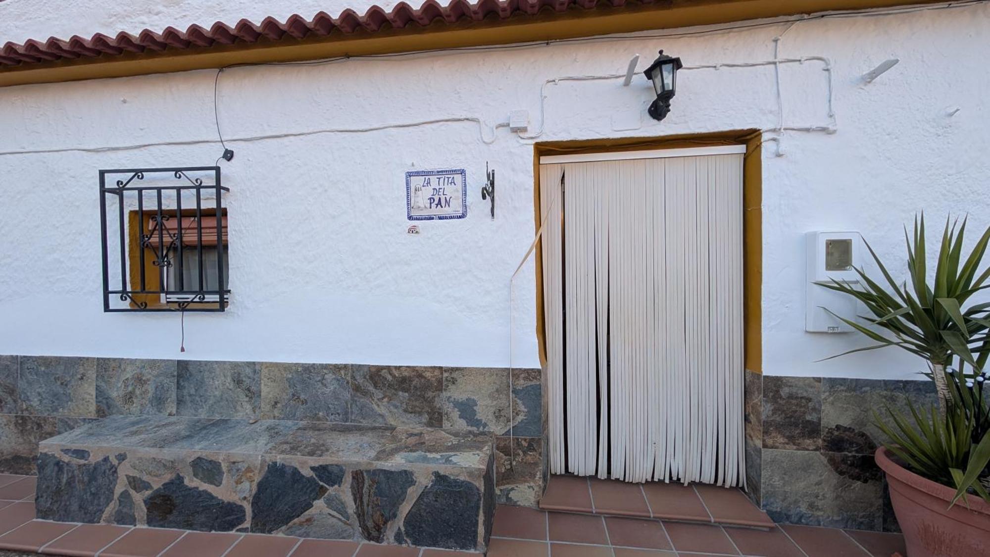 Cueva La Tita Del Pan Guest House Bacor Екстериор снимка